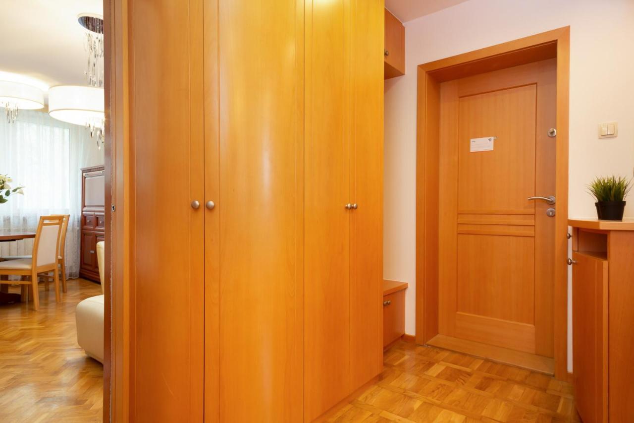 Two-Bedroom Family Apartment Esperanto Next To Klif By Noclegi Renters Warszawa Eksteriør billede